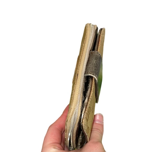 GUCCI Metalic Gold GG compact Wallet - Picture 4 of 11